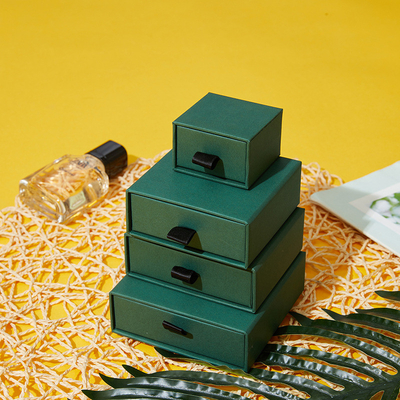 OEM en vrac cadeau de luxe Cartons en papier pour emballage de bijoux avec insert de velours