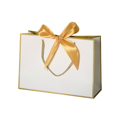 Logo Cardboard Gift Packaging Box fait sur commande avec le ruban pour le paquet de tissu/cosmétique