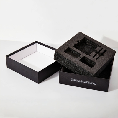 Reutilisable Logo personnalisé imprimé Elegant Carton noir Boîte à mousse Parfum cosmétique Produit cadeau emballage Boîtes en papier