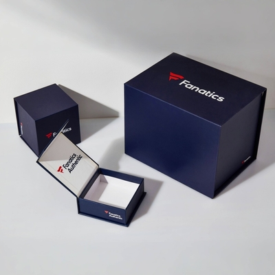 Logo personnalisé Boîte de papier de luxe Boîte de carton Emballage de vêtements Boîte cadeau avec couvercle magnétique