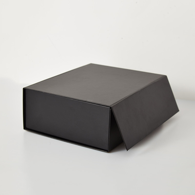 En gros OEM Package cadeau de luxe Magnétique boîte de papier pliable de vêtements avec ruban