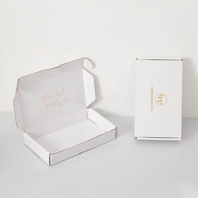 Logo personnalisé Paquet cadeau en papier ondulé Boîte de messagerie Boîtes de papier blanches