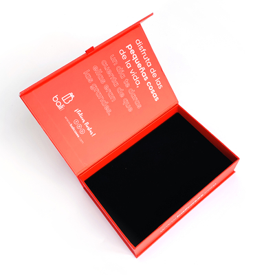 Emballage de luxe personnalisé, boîte rouge, cadeau de marque, boîte en papier à fermeture magnétique avec flocage élégant